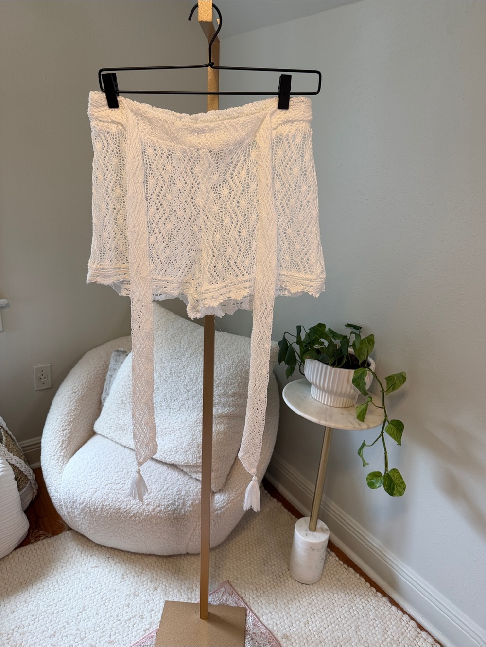 NWOT Trina Turk White Crochet Tie-Waist Bikini Cover-Up Shorts - Picture 5 of 6
